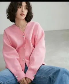 ADAM ET ROPE' ピンク ロゴボタンミドルカーディガン