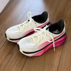 TIGORA RUNNING レディース ランニングスニーカーのサムネイル