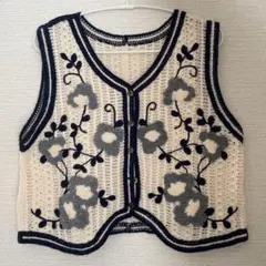 花柄刺繍ニットベスト