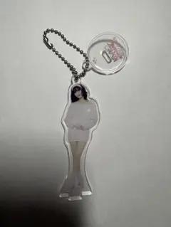 MISAMO アクリルキーホルダー　MOMO