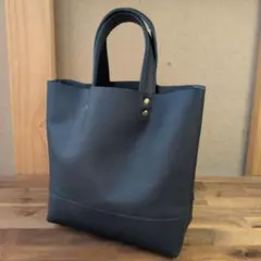 本革ブラックレザー縦型ミニトートバッグ　本革ハンドメイドシンプルデザイン