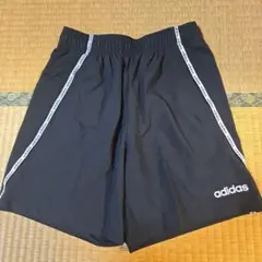 adidas　ショートパンツ