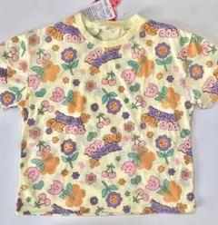 新品タグ付き　西松屋　半袖tシャツ　130cm 総柄 Tシャツのサムネイル