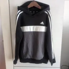 adidas パーカー 130センチ