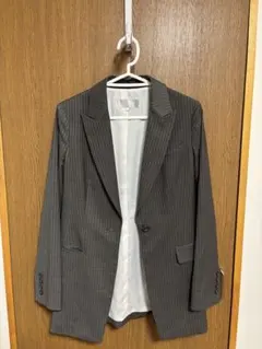 グレー ストライプ ブレザー