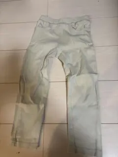 futafuta キッズスパッツ 淡い緑色