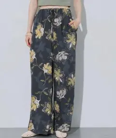 coca コカ　レーヨンナチュラルフラワー柄パンツ
