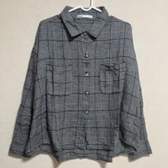 ikka 白黒　チェック柄シャツのサムネイル