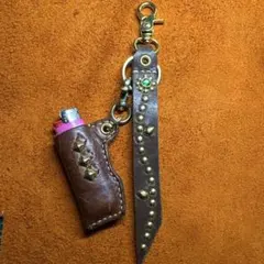 レザーキーホルダー　本革　真鍮スタッズ、カラビナ使用　HTC schott