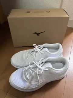 Mizuno スニーカー ホワイト　ワイド　25.5cm