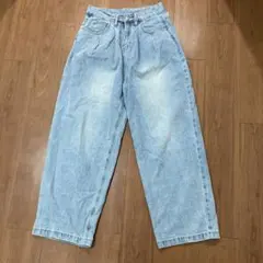 デニム　タック　デニム　Mサイズ　ワイド