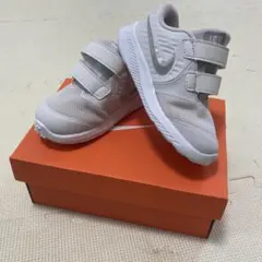 Nike キッズ スニーカー ホワイト