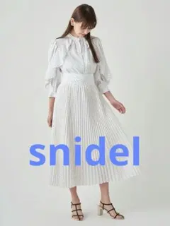 snidel　Sustainableラッフルプリーツワンピース　ドット　1