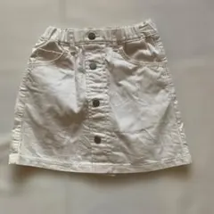 ホワイト ボタン付きスカート風ハーフパンツ