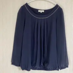 ROPÉ ロペ ネイビー ブラウス Mサイズのサムネイル