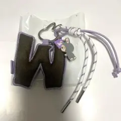 ラブブ PIN FOR LOVE イニシャル アルファベット シークレット