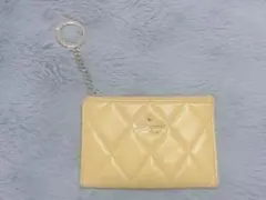 kate spade イエロー キルティング パスケース