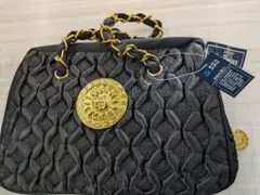 黒いナイロンバッグ