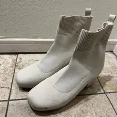 ホワイト ニットショートブーツ ヒール6cm