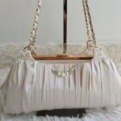 美品　アクシーズファム　パーティバッグ　ドレスバッグ　パールビジュー　チェーン