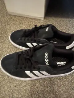 期間限定出品　アディダススニーカー
