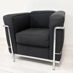 Cassina LC2 1人掛け ソファ ル・コルビジェ グランコンフォールのサムネイル