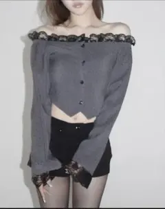 kiss the club offshoulder curve shirt - メルカリ