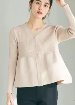 coca スポンディッシュニットペプラムカーディガン　ベージュ