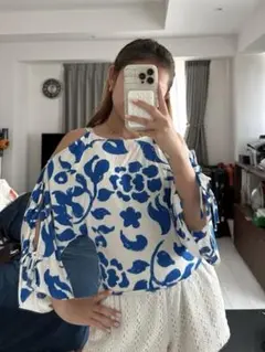 ZARA 花柄 オフショルダー トップスのサムネイル