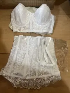 【カドリールインターナショナル】ブラとコルセットセット D75 76