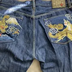 美品　エターナル タイガー & ドラゴン 刺繍入り　サイズ36 股下約60