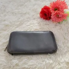 ヴァレクストラ　ダークグレー　上品　長財布　ウォレット　ジッピー　小物入れのサムネイル