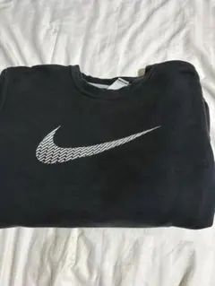 Nike ブラック スウッシュロゴ トレーナー