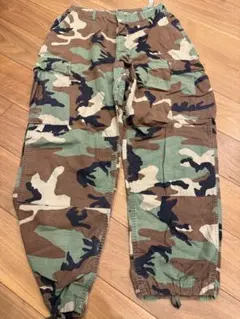 迷彩カーゴパンツ