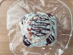 恩津捏捏スクイーズ　チョコミントアイスクリームトースト　水感
