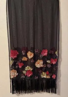 新品タグ付き ヴィヴィアンタム ショール レディース 黒 お花 刺繍 上品 大人 新品タグ付き ヴィヴィアンタム ショール レディース 黒 お花 刺繍