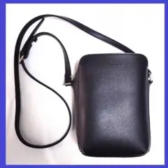 ショルダーバッグ 黒 ミニ 縦型 コンパクト 斜め掛け 男女兼用