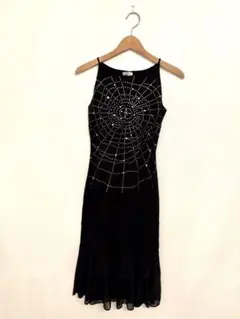 華やかなミモレ丈ストレッチワンピース