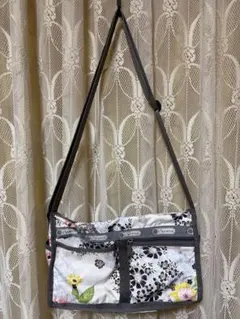 LeSportsac フラワープリント ショルダーバッグ