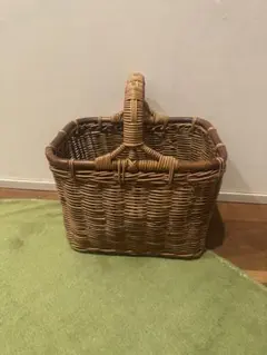 ラタン製ブラウンバスケット