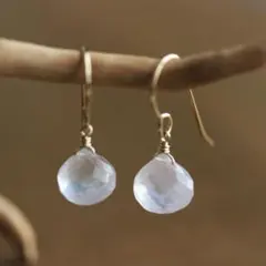 14KGF フェミニン マダガスカル ローズクォーツピアス