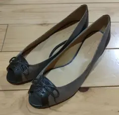 【新品】オデット エ オディール　ローヒール　パンプス　茶色　ゴールドのサムネイル