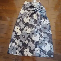 再値下げ❗️新品✨(一度試着のみ)麻のロング巻きスカート花柄 フリーサイズのサムネイル