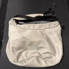 FREDRIK PACKERS ショルダーバッグ ベージュのサムネイル