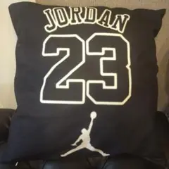 JORDAN 23 クッション 黒