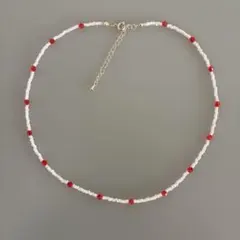 handmade ホワイト レッド 白 赤 ビーズ ネックレス ボタンビーズ