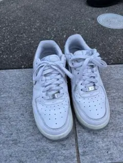 Nike Air Force 1 ホワイト、グレー
