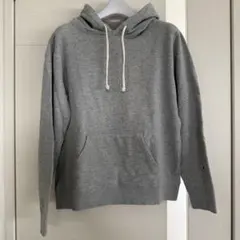 グレー パーカー