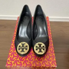 TORY BURCH パンプス ブラック ゴールドロゴのサムネイル