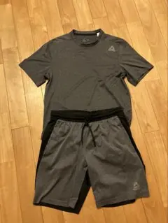 最終日￼【12/14まで】Reebok ダークグレー スポーツウェア